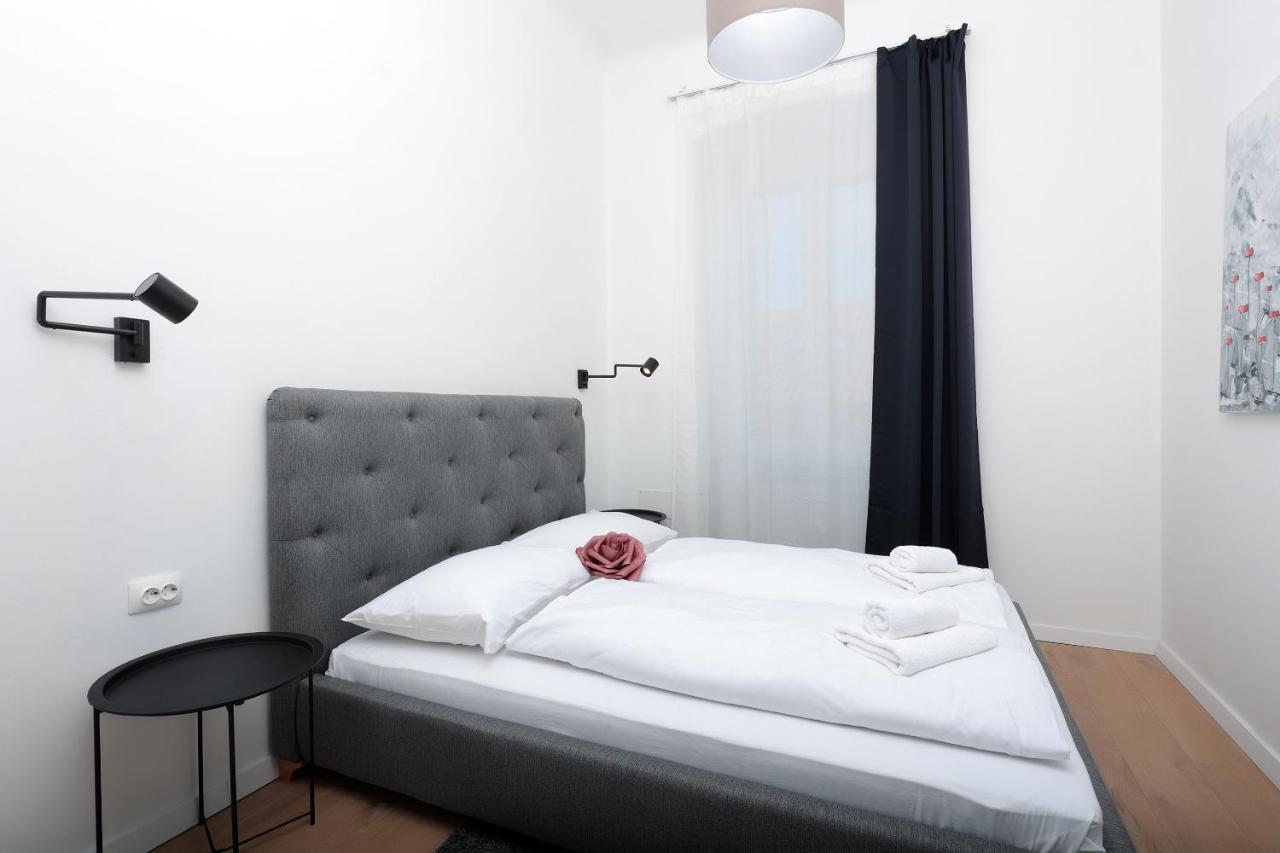 Apartments Luan リエカ エクステリア 写真